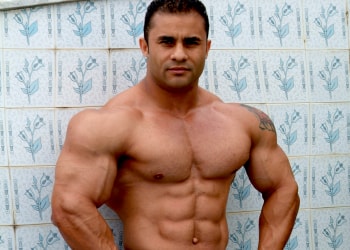 COMPACT BUFFNESS