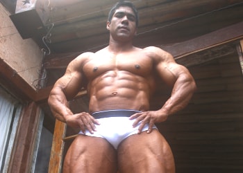 BREATHTAKING BODYBUILDER
